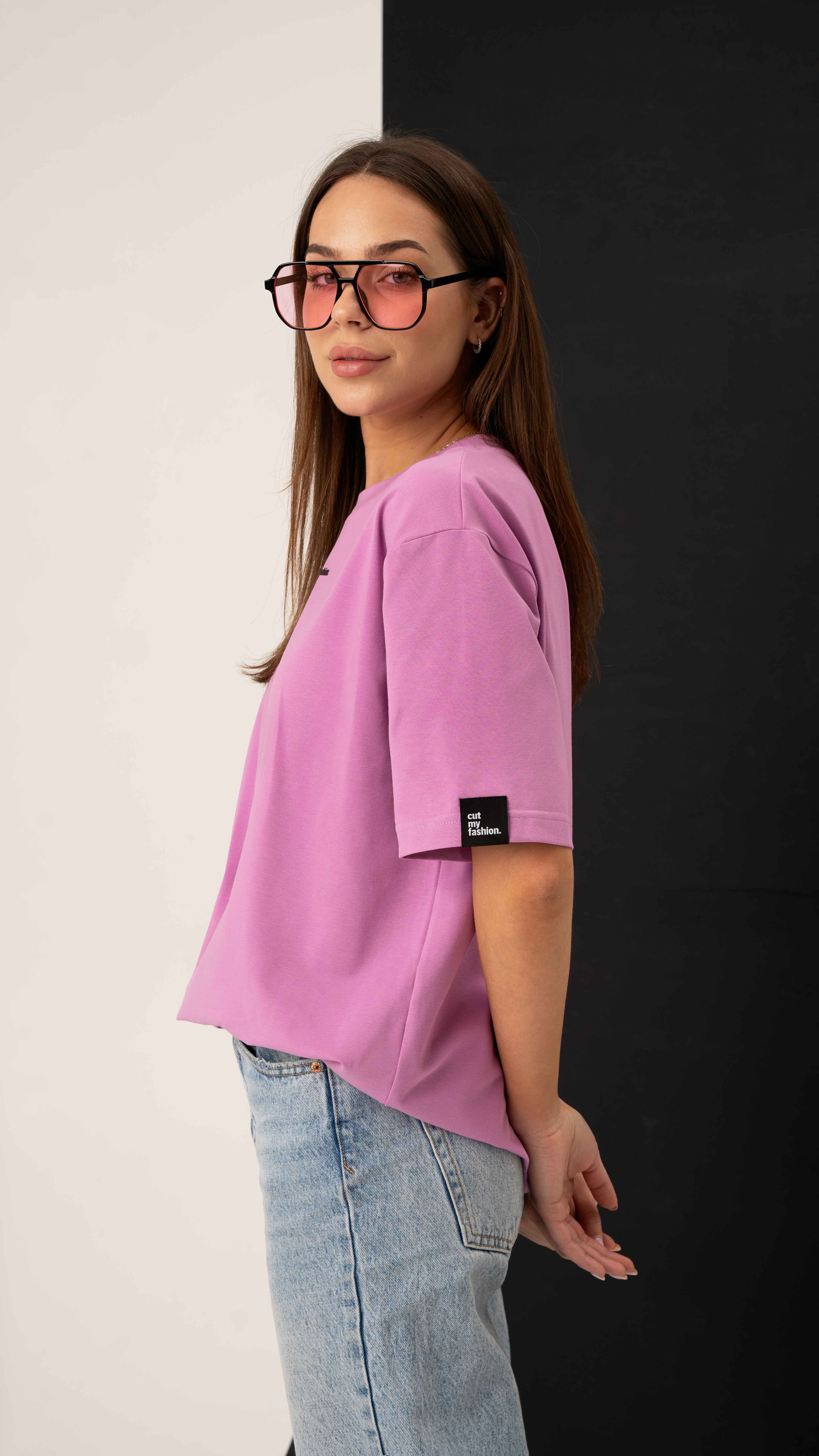 Laisvalaikio marškinėliai moterims vertinančioms kokybę ir universalumą. Sukurta ir pagaminta cutmyfashion