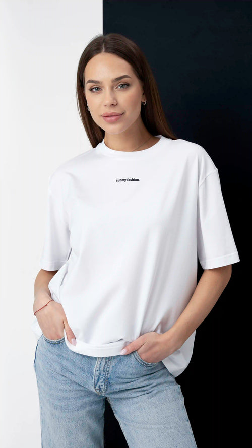 White oversized women's t-shirt CMF471
