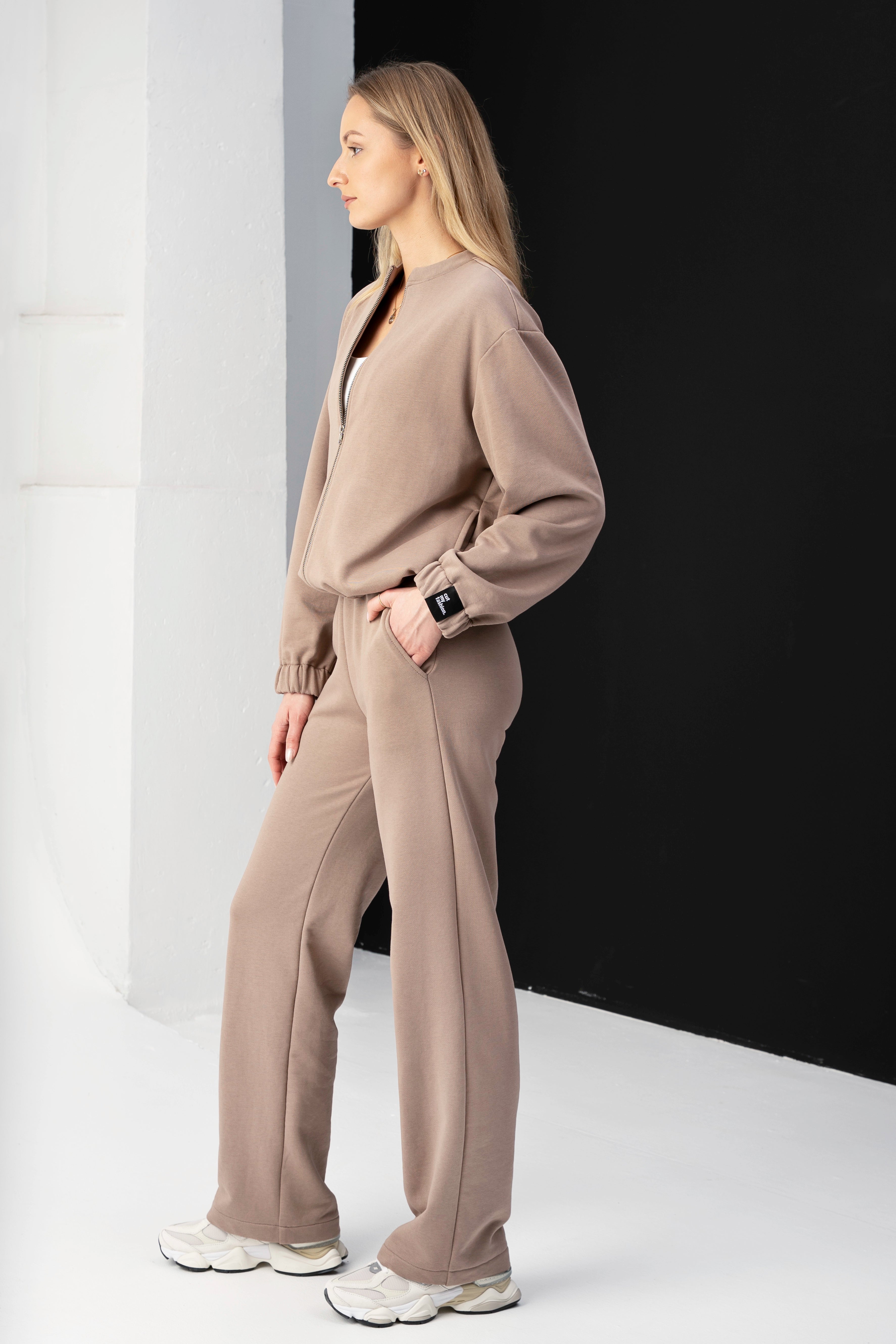 Lint-free leisure tracksuit "Mėja" CMF550