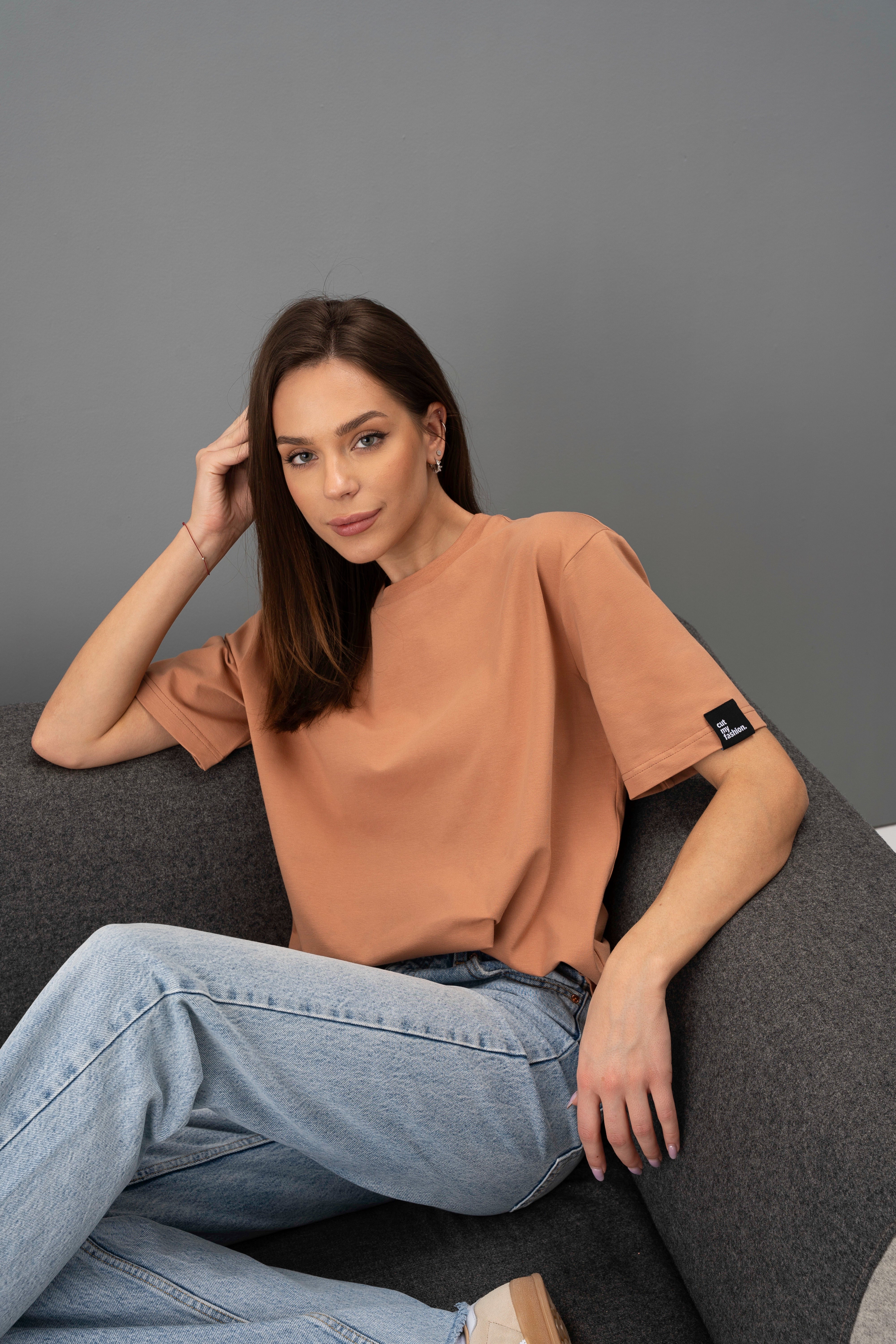 Mocha-mousse oversized t-shirt CMF562