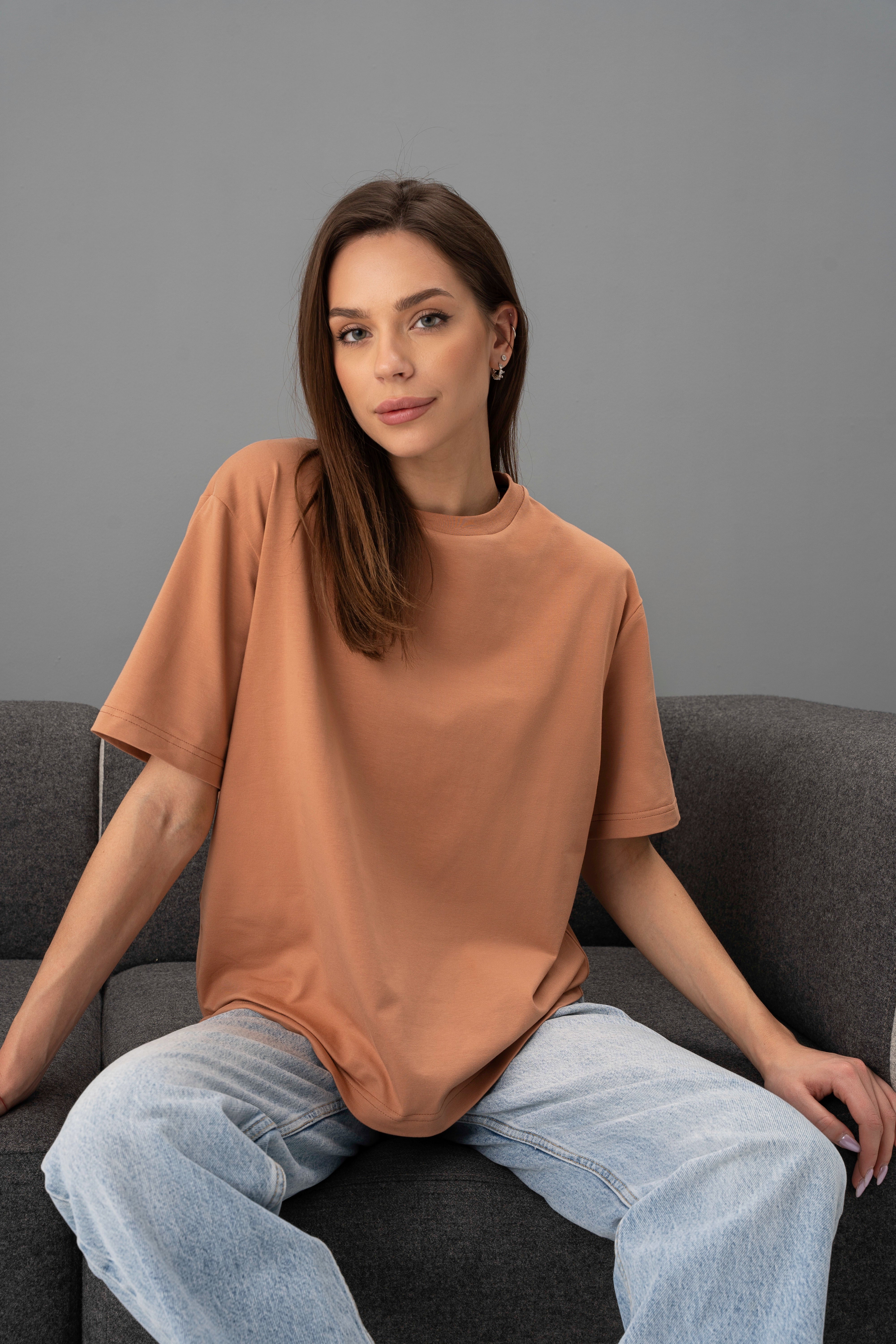 Mocha-mousse oversized t-shirt CMF562