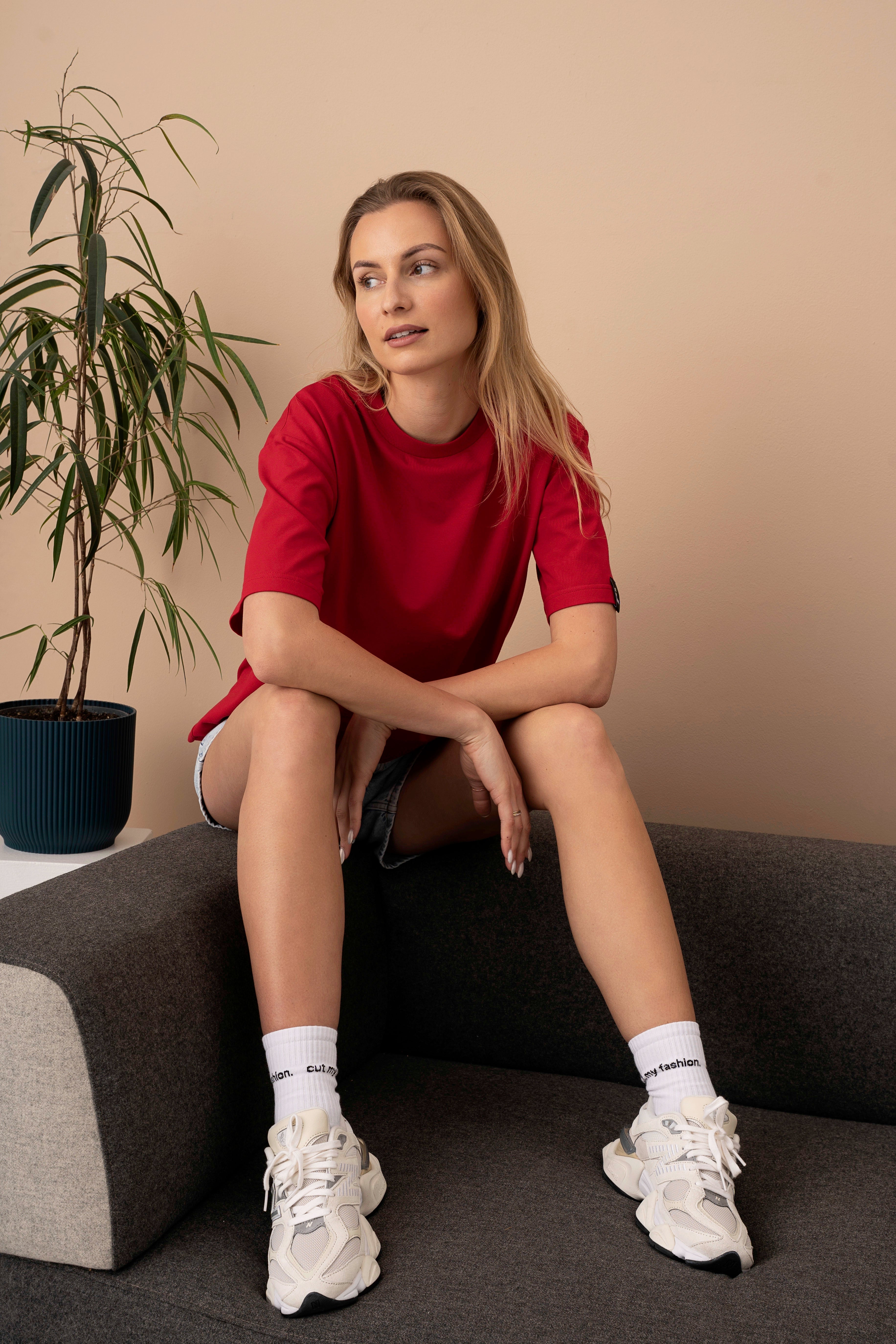 Red oversized T-shirt (no chest logo) CMF560