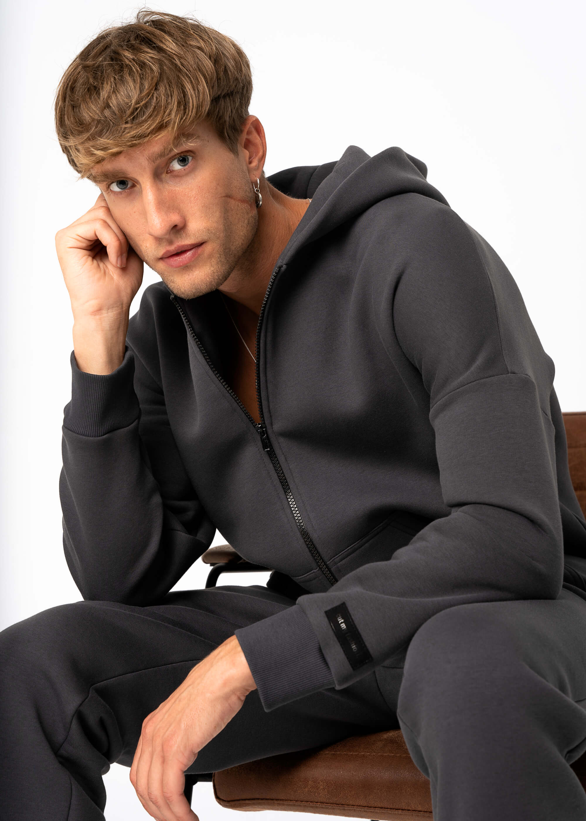 Vyriški cutmyfashion treningai su užtrauktuku pilkos spalvos